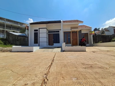 Rumah Dekat Kemana‑Mana, Rasa Villa di Bandung Timur