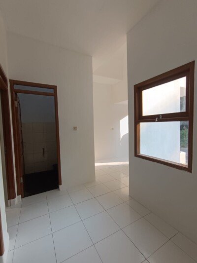 Rumah Pinggir Jalan Bebas Sita, Cicilan Flat di Bandung Timur-5