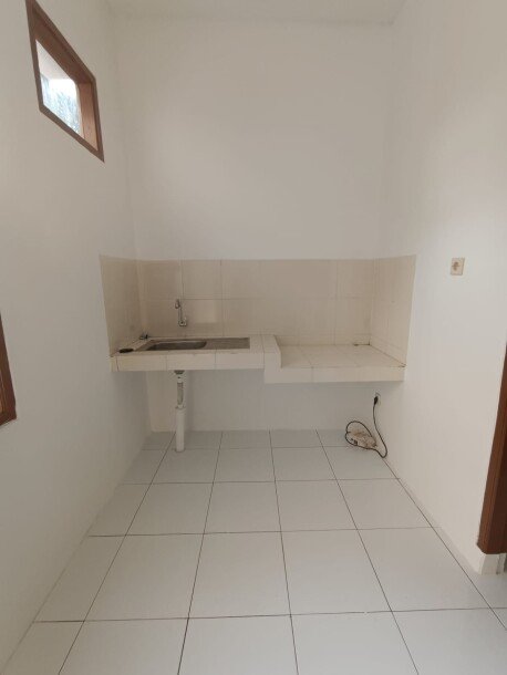 Rumah Pinggir Jalan Bebas Sita, Cicilan Flat di Bandung Timur-4