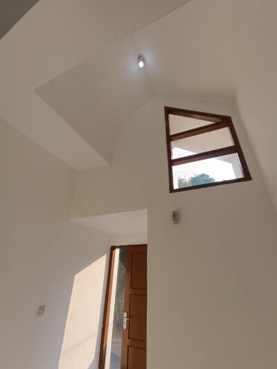 Rumah Pinggir Jalan Bebas Sita, Cicilan Flat di Bandung Timur-2